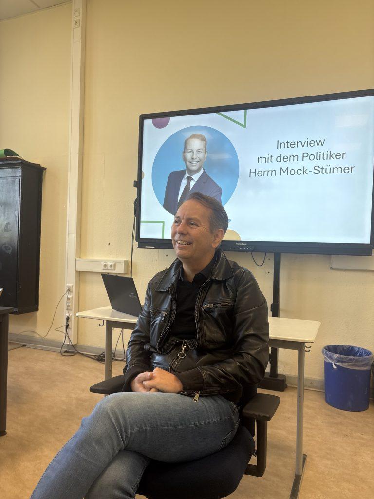Politik-LK: Besuch von Herrn Peer Mock-Stümer